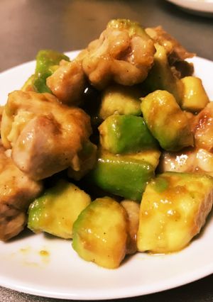 鶏肉とアボカドのわさび醤油炒め-レシピのメイン写真