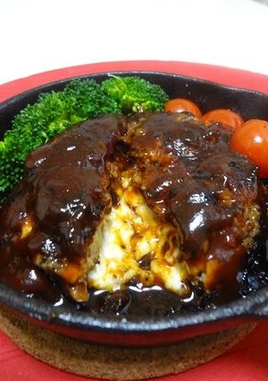 ドバっと!チーズ玉 in ハンバーグ!-レシピのメイン写真