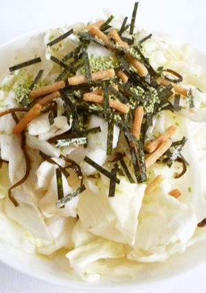 お茶漬けの素と塩昆布で　キャベツの浅漬け-レシピのメイン写真