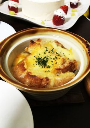 炒めてコトコト〜オニオングラタンスープ-レシピのメイン写真