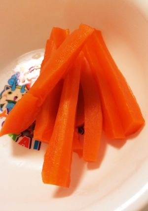 1歳〜レンジで簡単＊早業人参スティック-レシピのメイン写真