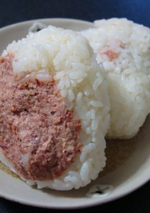 うちのおにぎり～マヨペッパーコンビーフ～-レシピのメイン写真