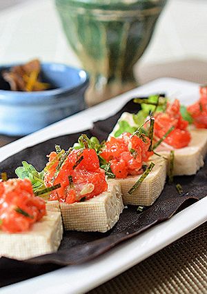 昆布締め豆腐の和風サーモンタルタルのせ♪-レシピのメイン写真