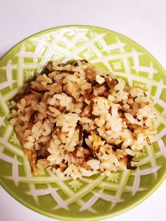 簡単!塩こんぶと油揚げの炊き込みご飯-レシピのメイン写真