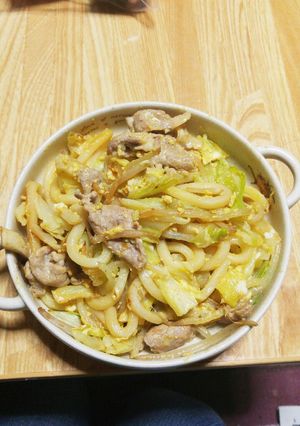 カレーとラ~油のカルボナーラ焼きうどん-レシピのメイン写真