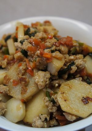 里芋とミンチと野菜の炒め物-レシピのメイン写真