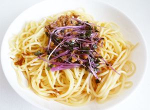 レッドキャベツスプラウトと納豆のパスタ-レシピのメイン写真