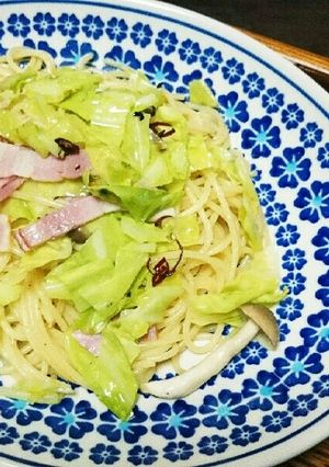 簡単♡キャベツとベーコンのペペロンチーノ-レシピのメイン写真
