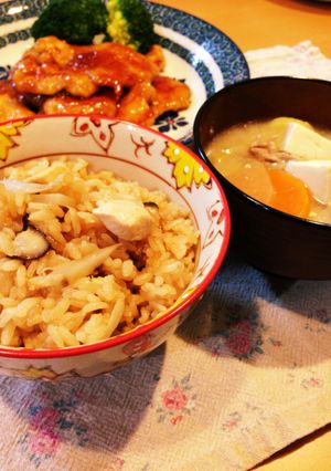 子どもも大好き♡隠し味アリの鶏ゴボウご飯-レシピのメイン写真