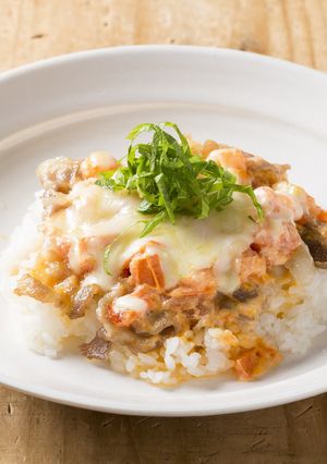 とまとたっぷり！まるげりーた丼-レシピのメイン写真