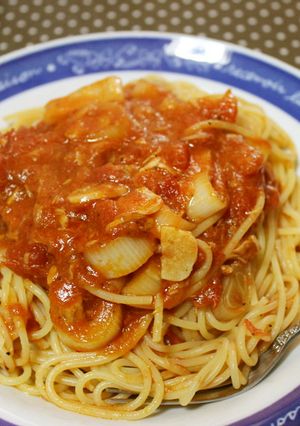 簡単✩ネギとツナのトマトソースパスタ-レシピのメイン写真