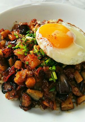 簡単 なすとエリンギのピリ辛豚バラ丼♪-レシピのメイン写真