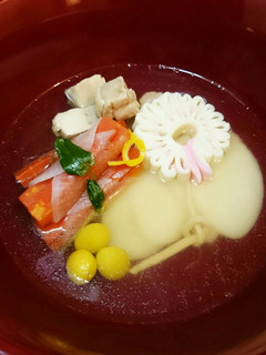 華やか飾り蒲鉾(孔雀)の鶏肉入りお雑煮☆-レシピのメイン写真