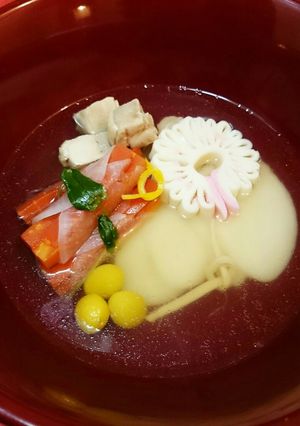 華やか飾り蒲鉾(孔雀)の鶏肉入りお雑煮☆-レシピのメイン写真
