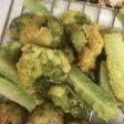 ブロッコリーの粉チーズ揚げ