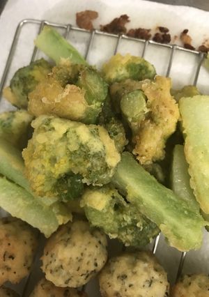 ブロッコリーの粉チーズ揚げ-レシピのメイン写真