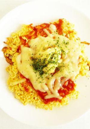 インスタントラーメンで　ラーメンピザ-レシピのメイン写真