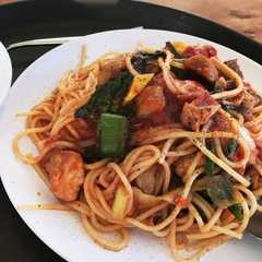 鶏むね肉と有るもの野菜のトマトパスタ-レシピのメイン写真