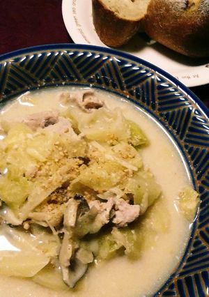 豚肉とキャベツ、きのこの豆乳味噌煮込み-レシピのメイン写真