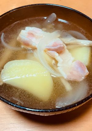 ベーコンのコンソメスープの作り方-レシピのメイン写真