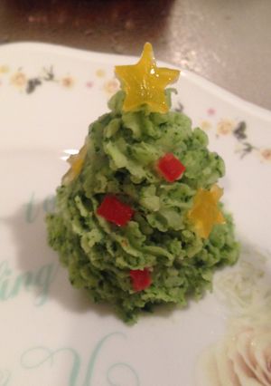 緑のマッシュポテトでクリスマスツリー-レシピのメイン写真