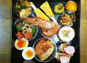 一人前のおせちの詰め方●紙コップで♪-レシピのメイン写真