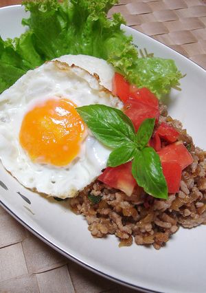 エスニック♪バジルとひき肉のごはん-レシピのメイン写真