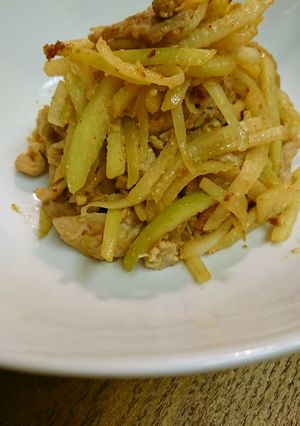 大根の皮と豚こまバター味噌炒め-レシピのメイン写真