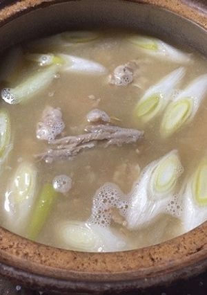 簡単なべ☆鮭缶とネギの納豆味噌鍋-レシピのメイン写真