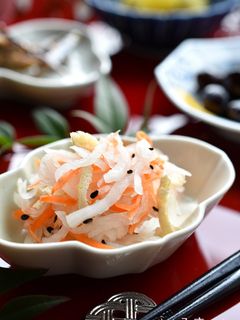 おせちにも♪すし酢で簡単うちの大根なます-レシピのメイン写真
