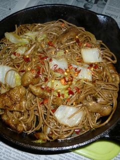 鶏皮+白菜の年越し炒めそば-レシピのメイン写真