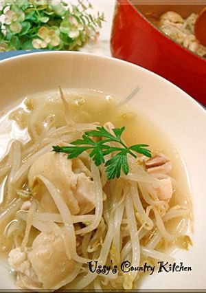 鶏肉ともやしたっぷりのスープ-レシピのメイン写真