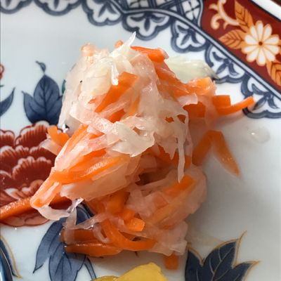 ナマスページです お手軽なアレを使って旨味た〜っぷり♡『紅白なます』 | レシピ