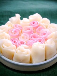 簡単おせち!薔薇かまぼこ-レシピのメイン写真