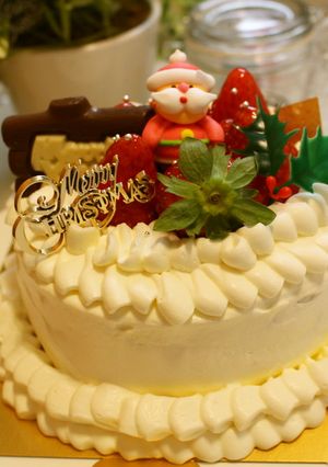 イチゴたっぷりクリスマスケーキ-レシピのメイン写真