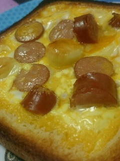 ウィンナーとチーズを包み込み卵トースト-レシピのメイン写真