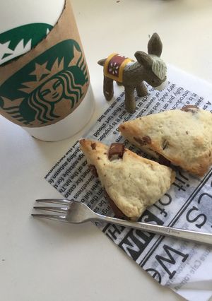 材料4つ⭐️本格スタバ風スコーン-レシピのメイン写真