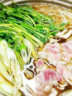 スープが旨い!わが家の豚バラ&せり鍋-レシピのメイン写真