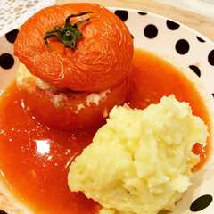 รูปของ トマトの肉詰めとマッシュドポテト添え
