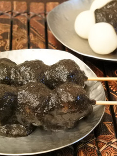 コク旨黄金比率♪ 黒ごまだれの串団子❀-レシピのメイン写真