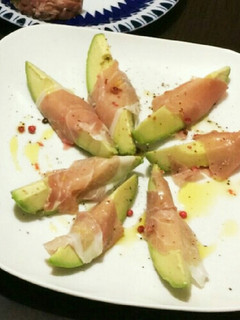 簡単おもてなし料理 アボカドの生ハム巻き-レシピのメイン写真