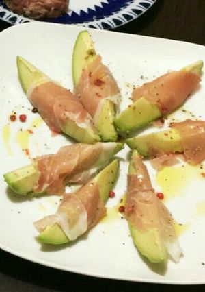 簡単おもてなし料理 アボカドの生ハム巻き-レシピのメイン写真