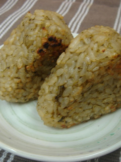 ごはんですよde焼きおにぎり -レシピのメイン写真