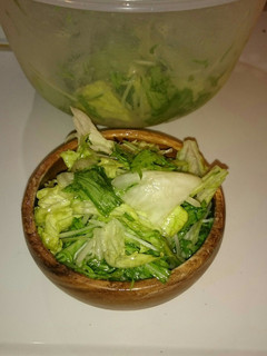 レタスと水菜のさっぱり&こく旨簡単サラダ-レシピのメイン写真