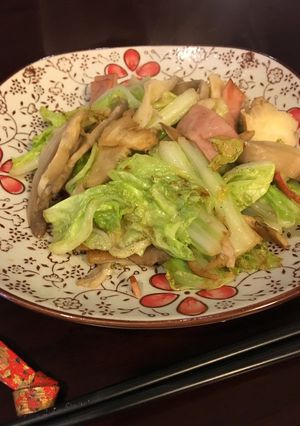 白菜とヒラタケのベーコンバター炒め-レシピのメイン写真