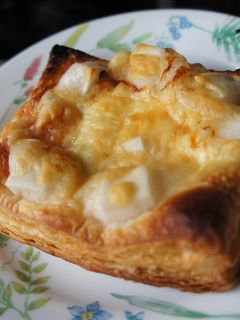 パイで餅ピザ☆めんたいマヨ餅チーズ-レシピのメイン写真