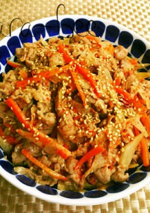 お肉がメイン!大皿で食べたい肉ぴらごぼう-レシピのメイン写真