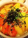 タレが美味しい♡漬けサーモンの彩り海鮮丼