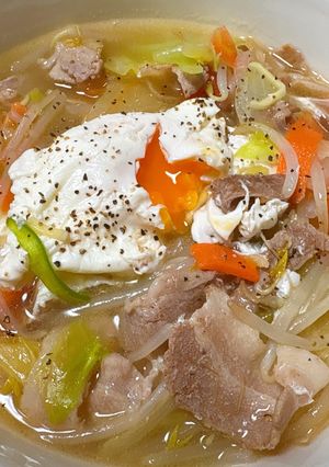 半熟卵入り具沢山インスタントラーメン-レシピのメイン写真