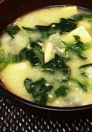 小松菜のお味噌汁でカルシウム摂取！-レシピのメイン写真